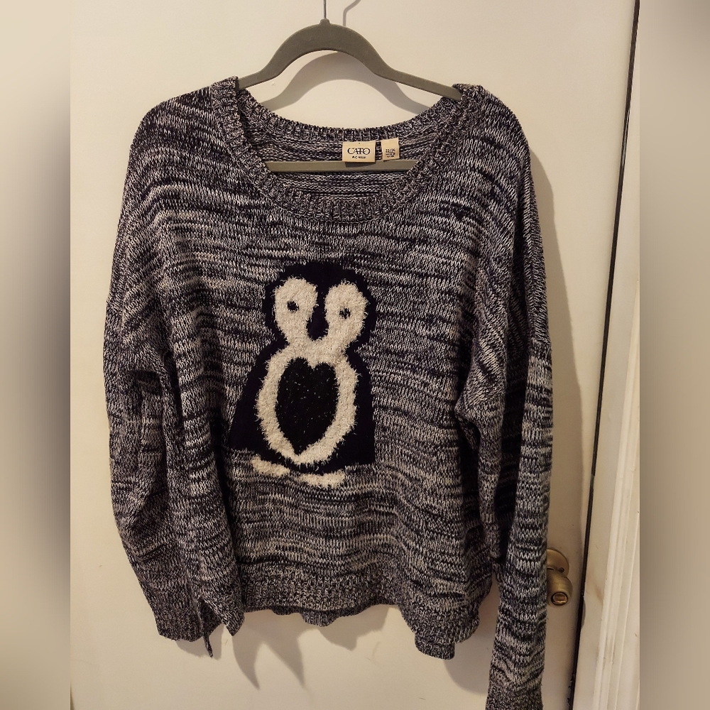 Woman's Grey/Black/ White Knit Sweater With Penguin Design on Front 22/24